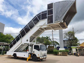 Aircraft Passenger Stairs With ISUZU Chassis