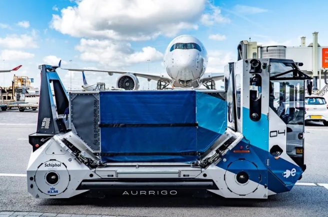 Schiphol Adopts Aurrigo Auto-DollyTug for Transfer Baggage Handling