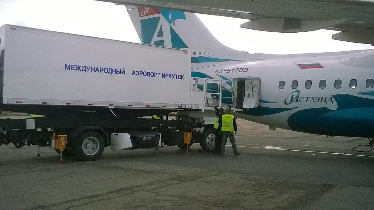 ISUZU Aircraft Half-Cabin Ambulift