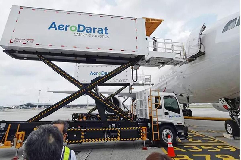 ISUZU Airport Catering Truck #Storm PD68