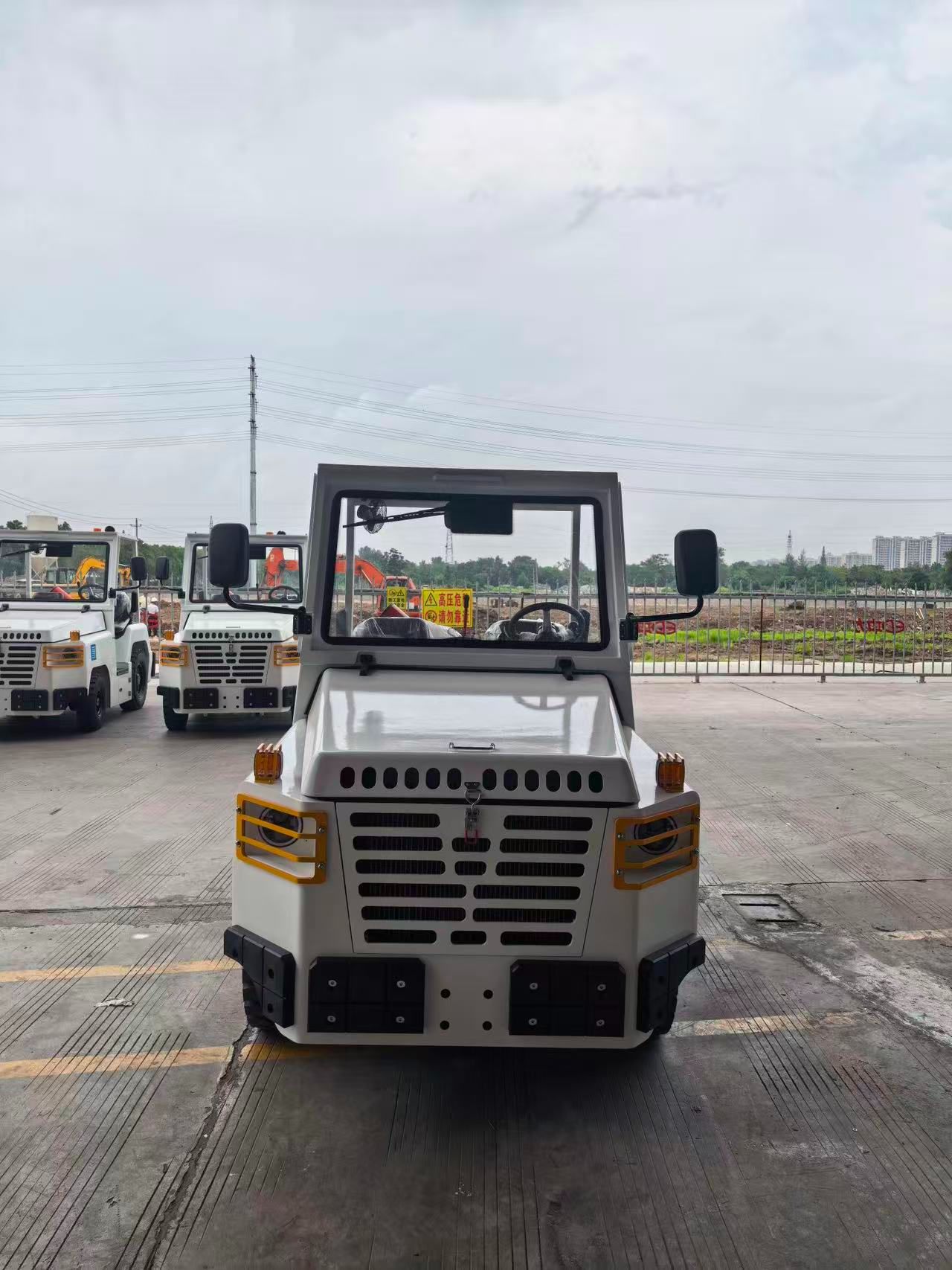 30KN Baggage Tractor 