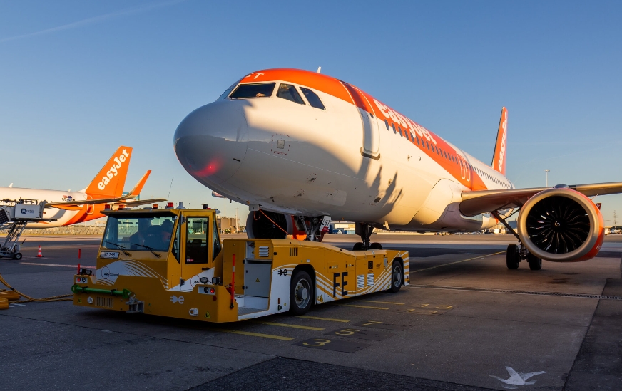 EasyJet And Amsterdam Schiphol Introduce Green Taxiing Tech To Lower Emissions