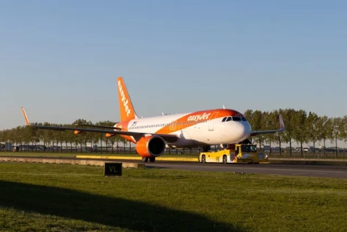 Menzies Backs TaxiBot Rollout at Schiphol Airport